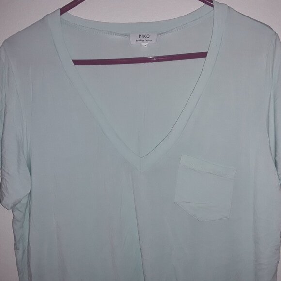 Ladies Pico, LG light turqoise curved hem, longer in back,v neck, pocket tee - Picture 2 of 6
